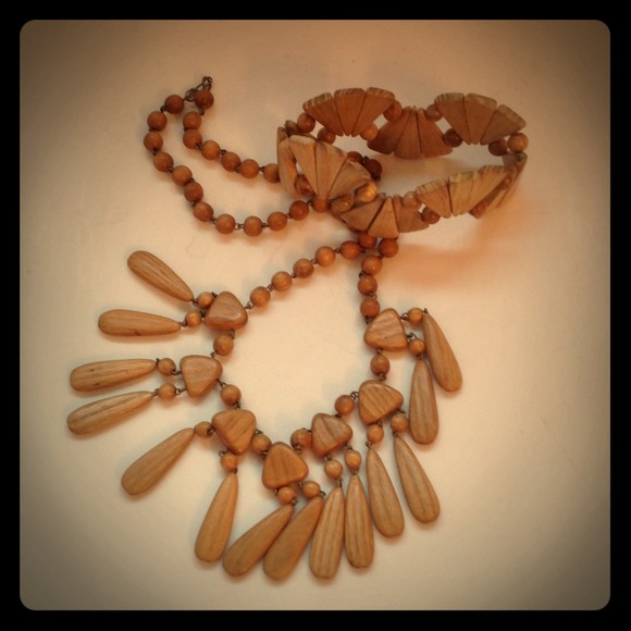 Cedar Jewelry Set