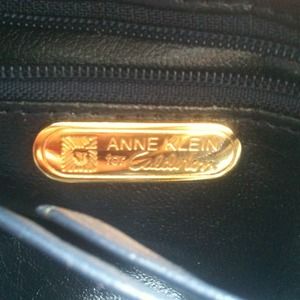 <SOLD>Anne Klein cross body clutch/bag mint cond.