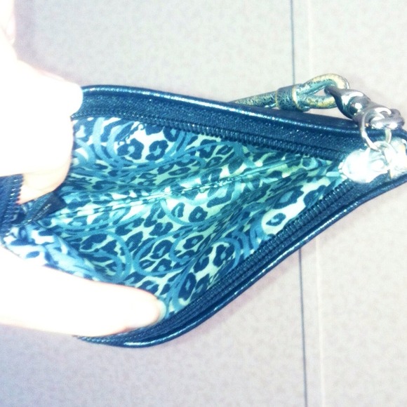 GONE Authentic Coach poppy black leather wristlet - Picture 2 of 4