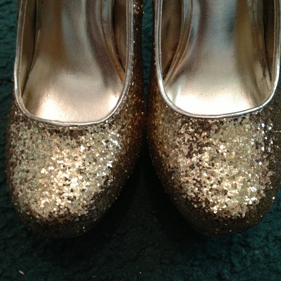 Shimmer Gold heels - Picture 4 of 4