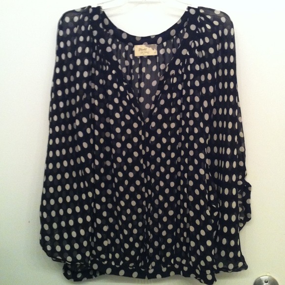 Elizabeth & James silk dolman top / cardigan. - Picture 3 of 4