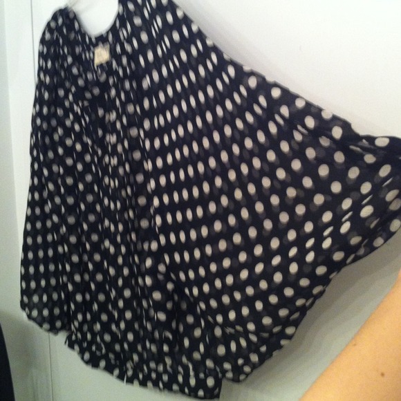 Elizabeth & James silk dolman top / cardigan. - Picture 4 of 4
