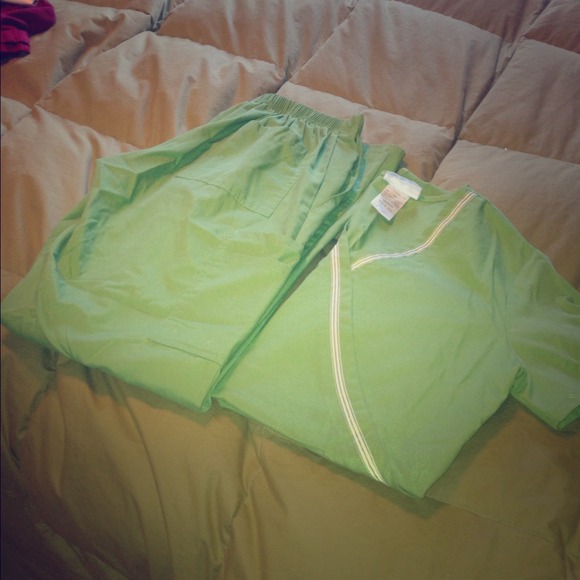 Scrub Set Great Deal