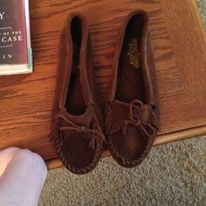Minnetonka moccasins size 8