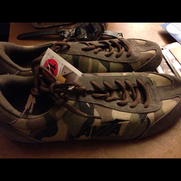 S. O. L. D - Men's shoes size 10 - Picture 2 of 4