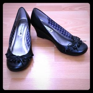 👛<GIFTED>👛   AE Ballet Wedges 5.5M