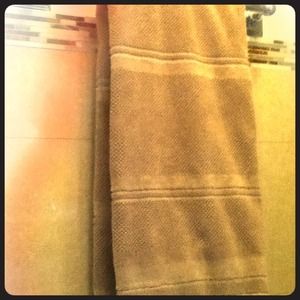 I'm am selling a extremely dirty towel