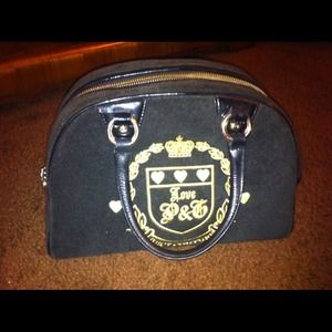 ✳✳FINAL REDUCTION✳✳Juicy Couture Velvet Bowler Bag