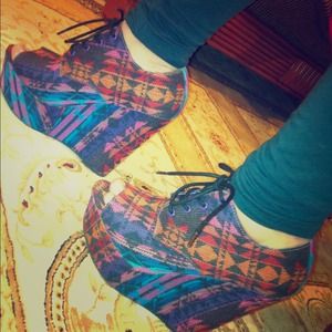 Reserved! BRAND NEW Steve Madden wedges!