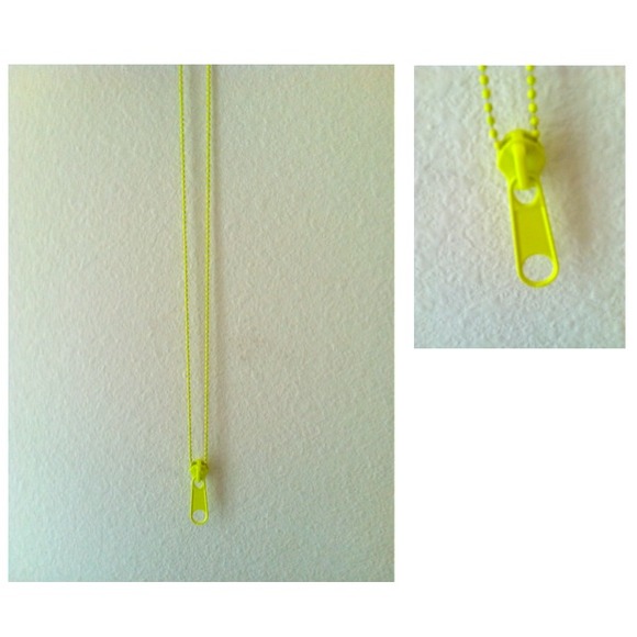 ✨ NEON YELLOW ZIPPER NECKLACE ✨