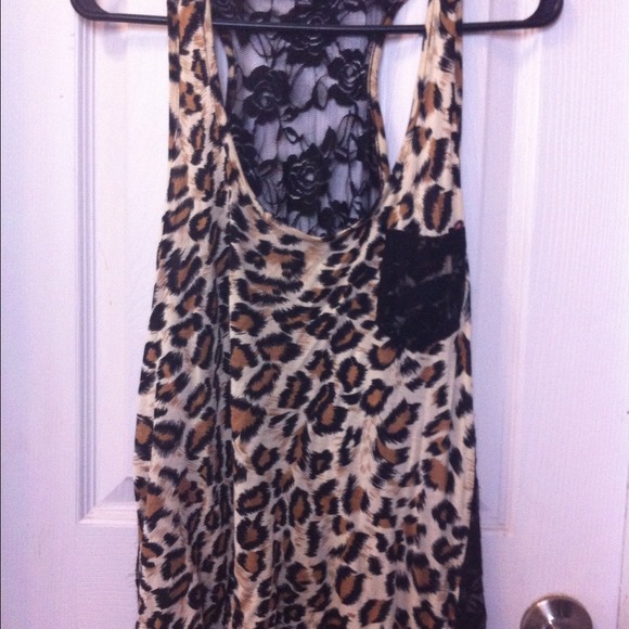 ❌Sold❌💋Leopard tank top💋