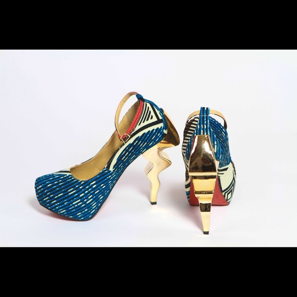 Print pumps with zig zag heel