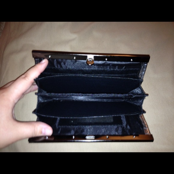 Faux Gator Skin Wallet - Picture 2 of 4