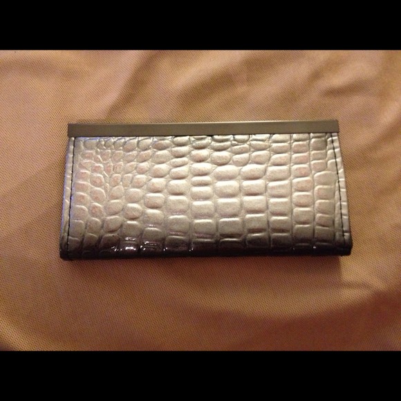 Faux Gator Skin Wallet - Picture 3 of 4