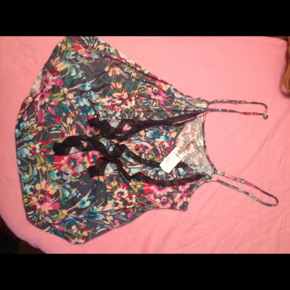 Spaghetti strap flowy shirt NWT