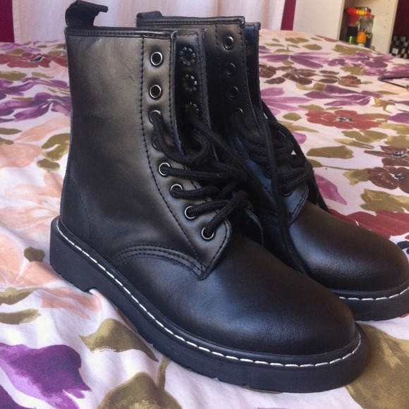 Black Boots