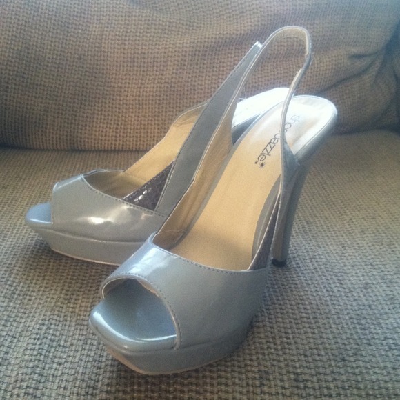 ❗Sold❗Grey sling back pumps