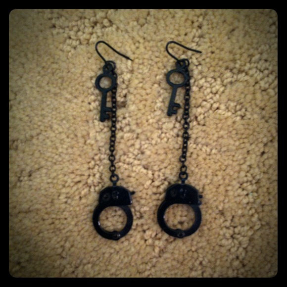 🌱Cuffs & Key Earrings!