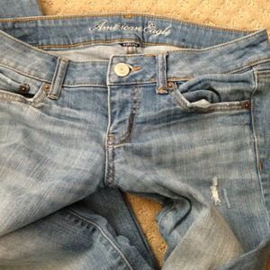 AMERICAN EAGLE JEANS