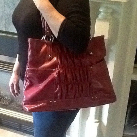 Handbags - ♦️SOLD in bundled♦️Red Satchel Handbag💗REDUCED💗