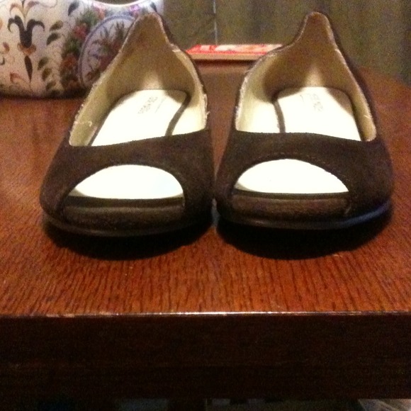 Brown Steve Madden Peep Toe Flats - Picture 3 of 4