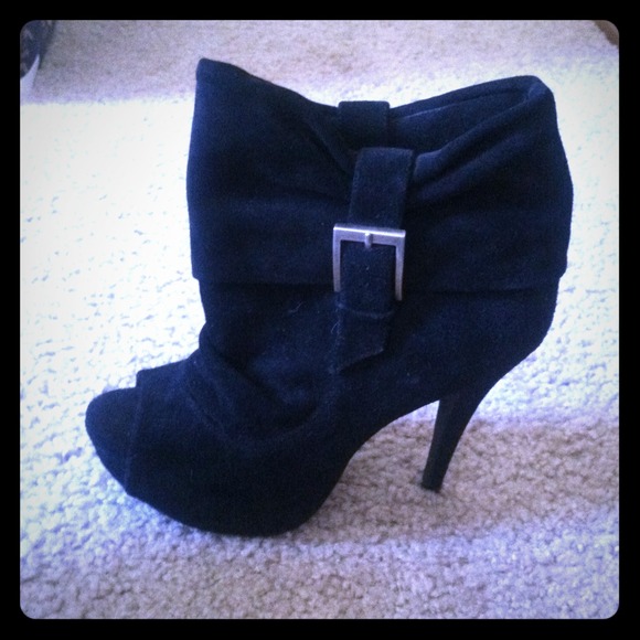 Sold Jessica Simpson black peep toe booties size 8