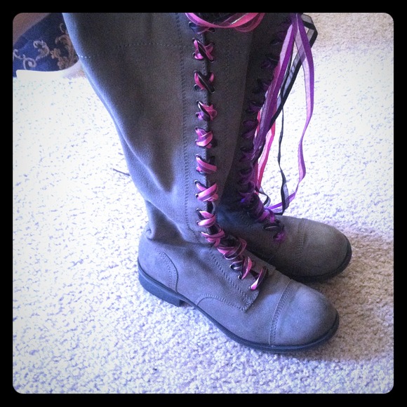 Grey Steve Madden flat combat boots