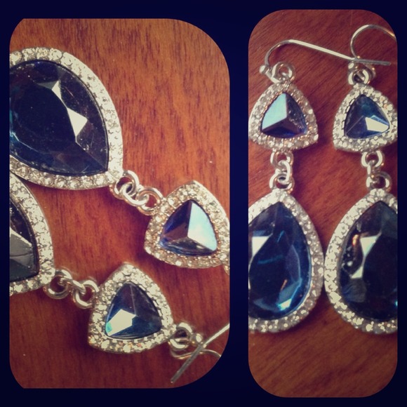 🔅SOLD🔅Blue Dangle Earrings