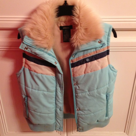 Vest with fur.