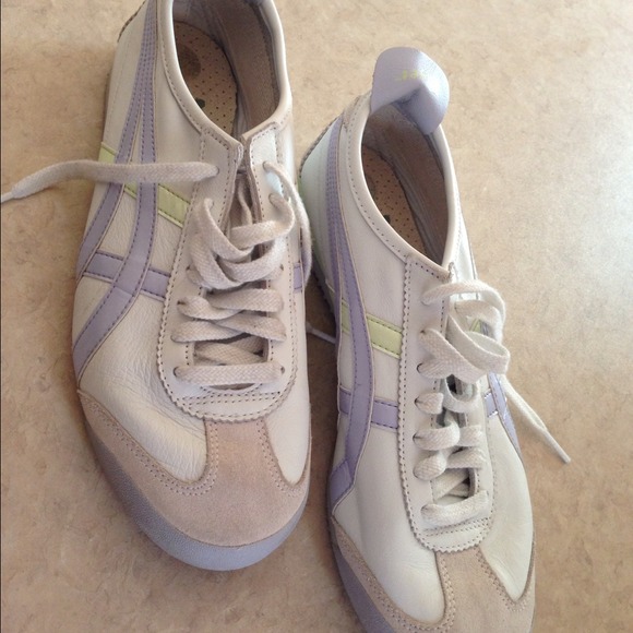 Asics Tiger tennis shoes