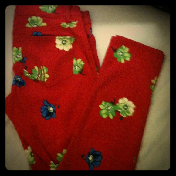 Hollister red floral pants