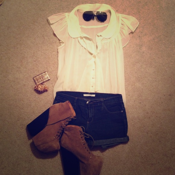 Loose White/Beige Top!