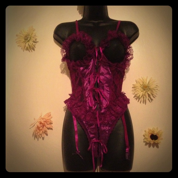 Fredericks Hollywood Medium lace teddy lingerie