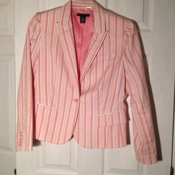 Jackets & Blazers - 💥💥REDUCED💥💥Pastel-colored Blazer