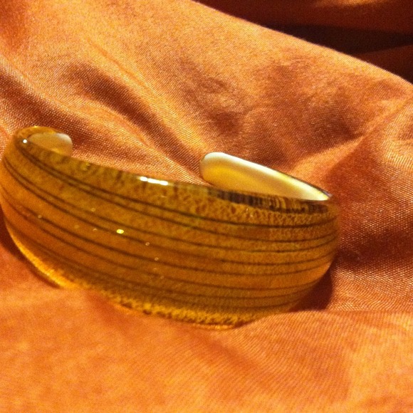 Glass bracelet