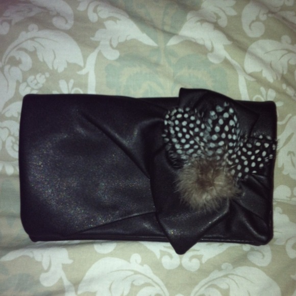 The Limited Clutch