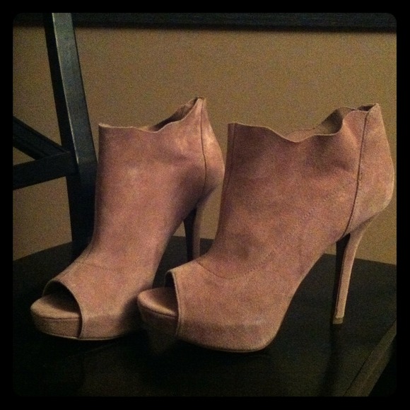 ♦SOLD♦Bundled ✨Steve Madden Heels✨