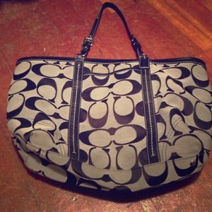 🚨RESERVED🚨 Large gray and black Coach bag