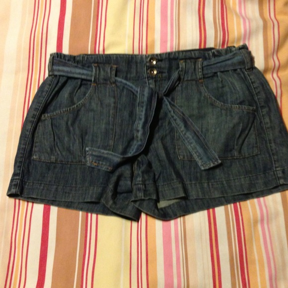 🌺🌸SOLD🌸🌺🌷 Tommy Hilfiger Denim dressy Shorts