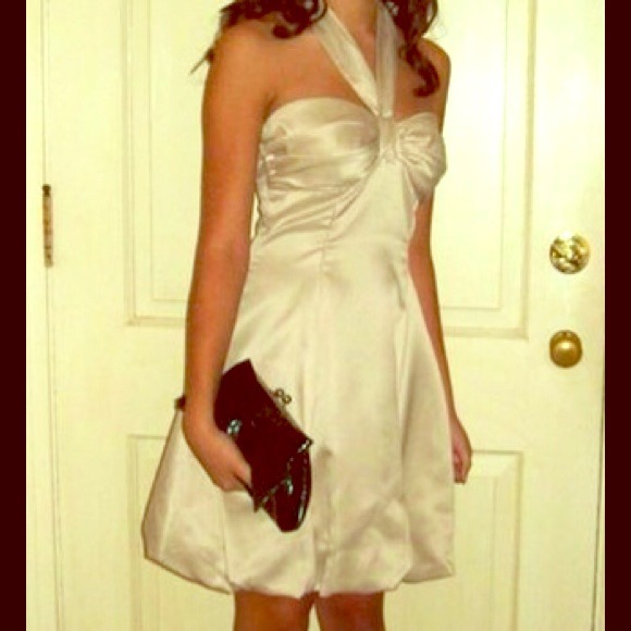 Bubble bottom formal dress 😍 - Picture 1 of 2