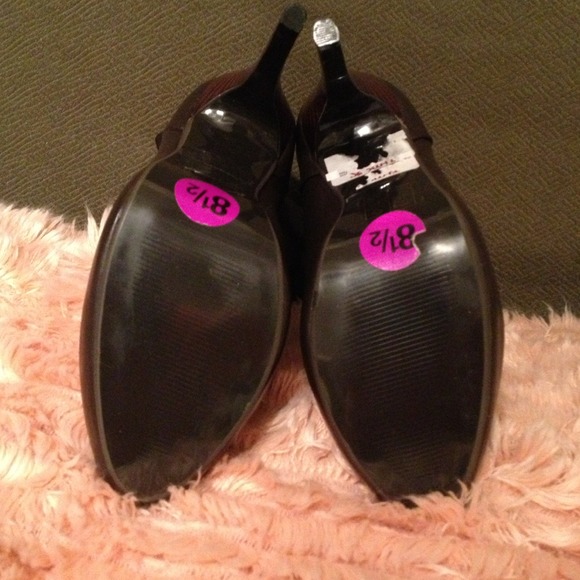 REDUCED! ✂NYLA NWOT brown leather platform booties - Picture 2 of 6