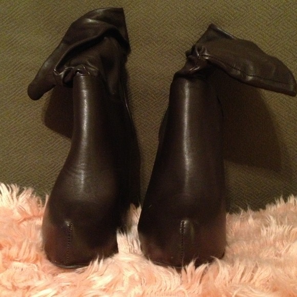 REDUCED! ✂NYLA NWOT brown leather platform booties - Picture 4 of 6