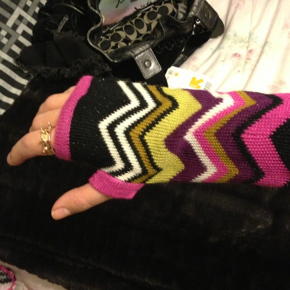 Missoni fingerless gloves