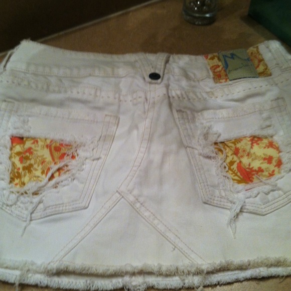 SKIRT - Picture 2 of 2