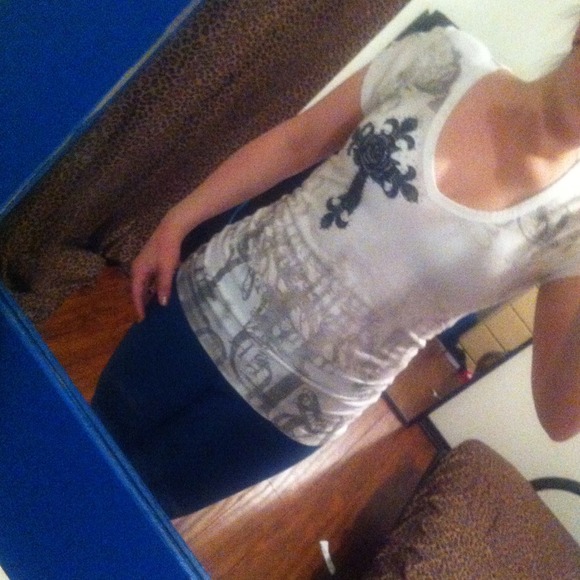 Cross v-neck bundle