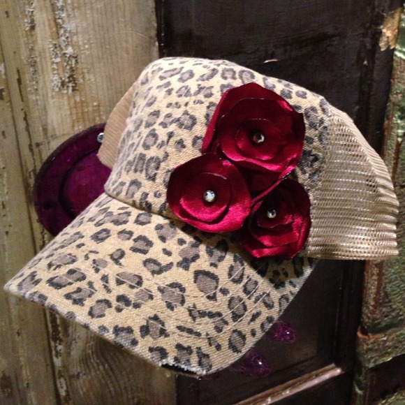 Distressed Cheetah Print Trucker Cap with Roses - Picture 1 of 1