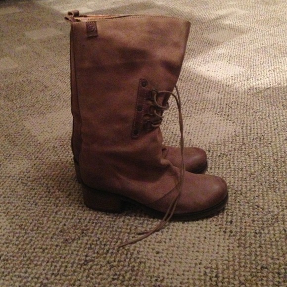 Just reduced - Calf high suede & leather boot - Picture 1 of 3
