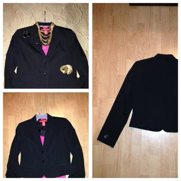 A|Line(brand) black blazer Size 6 💎LIKE NEW💎