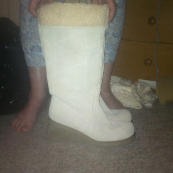 Ugg boot with wedge