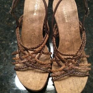 Kenneth Cole Wedge Shoes size 8.5